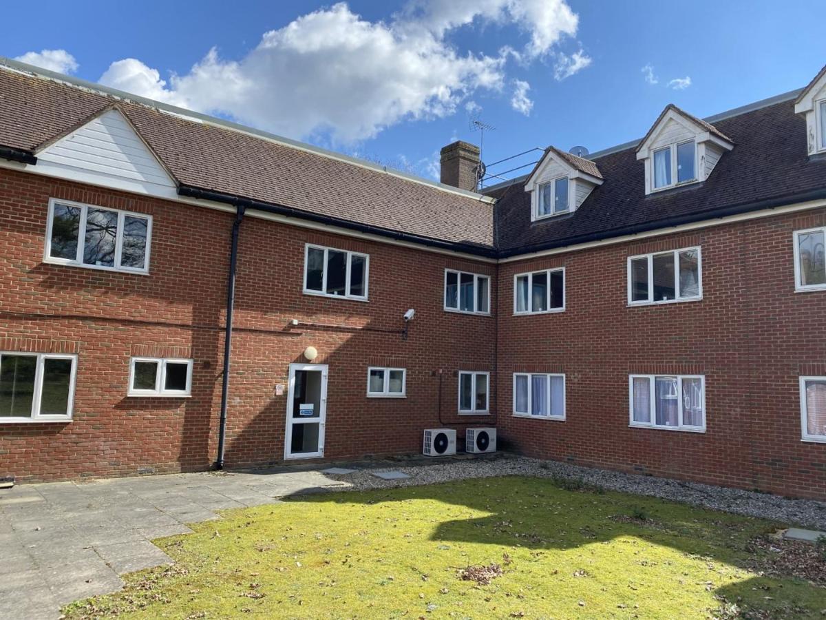 Ibis Budget Stansted Bishops Stortford Birchanger Екстериор снимка